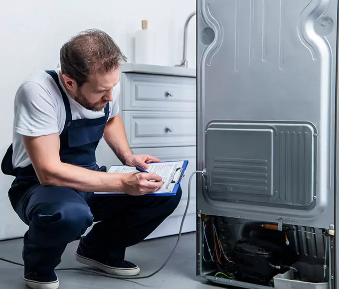 Why Chelmsford, MA Homeowners Choose Chelmsford Appliance Pro for Refrigerator Leak Repair?